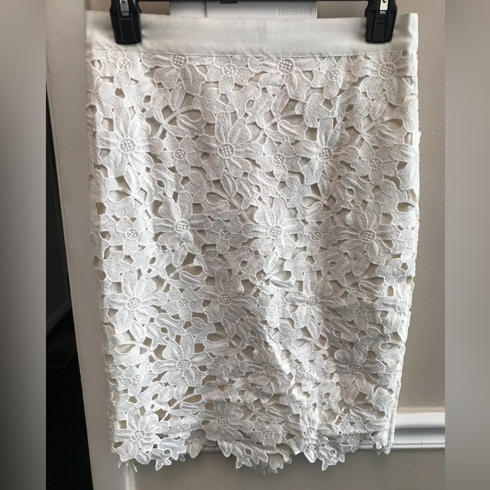 White Laced Skirt size petite 0